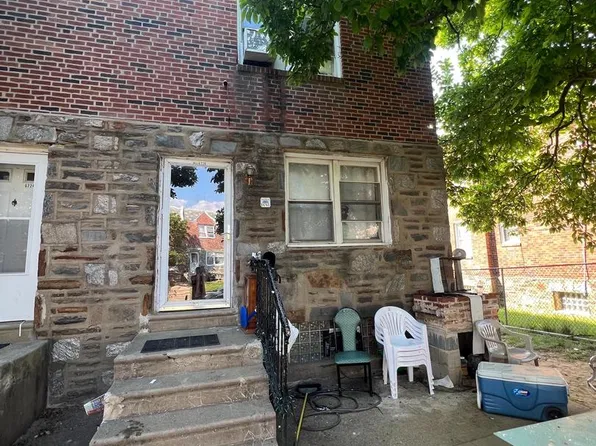 6726 Akron St, Philadelphia, PA 19149