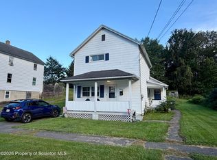 818 Hill St, Jermyn, PA 18433