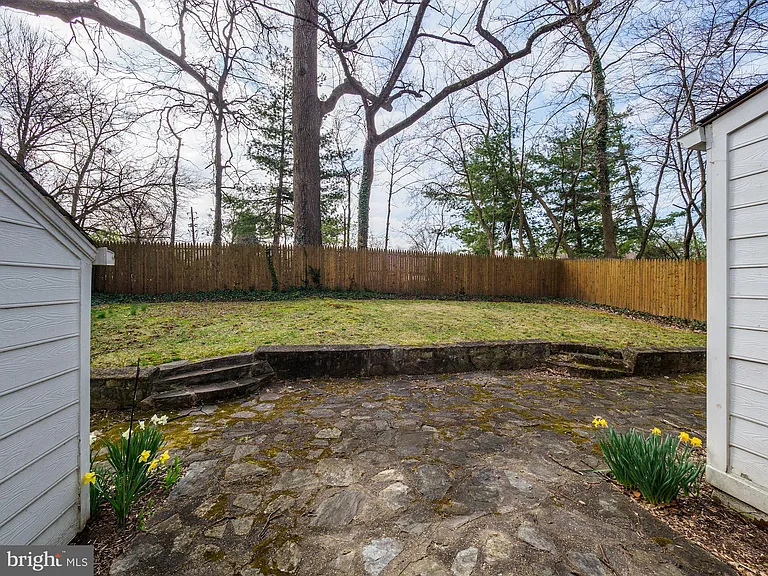 5208 Glenwood Rd — Photo 4