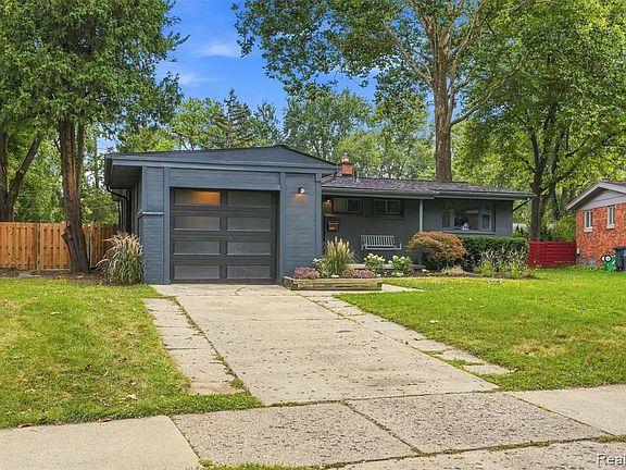 2nd image of 1011 Brooklawn Dr