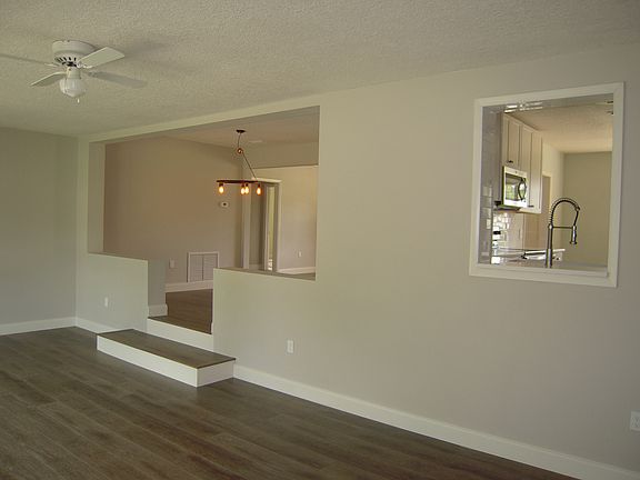 3rd image of 131 Carlton Ave