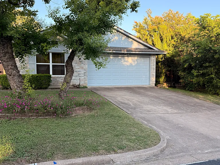 10513 Archdale Dr — Photo 29