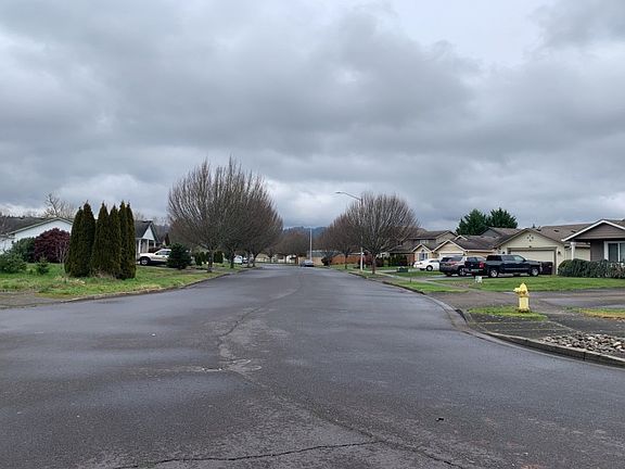 5th image of 2111 Branch Creek Dr