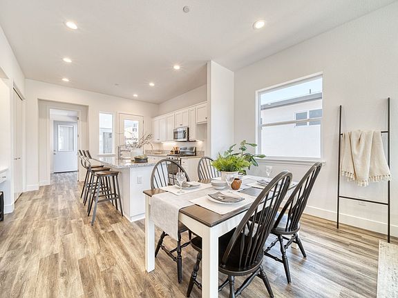 3rd image of 1832 Notre Dame Blvd #1