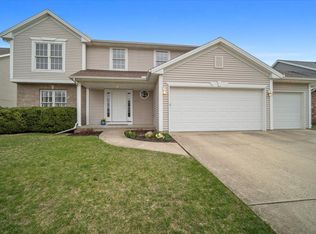 1203 Moss Creek Rd, Bloomington, IL 61704