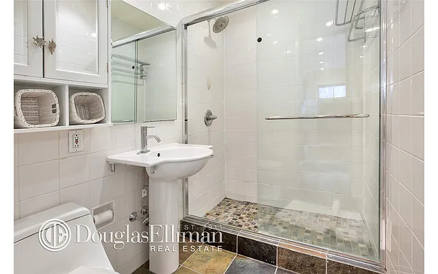 Rented by Douglas Elliman | media 17