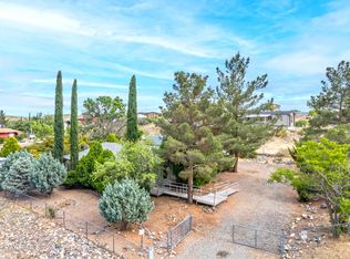 17267 E Lakeview Pl, Mayer, AZ 86333