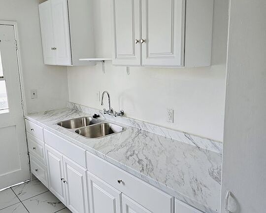 5th image of 5625 1/2 Clemson St