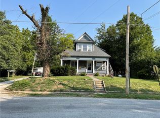 217 E Blackburn St, Paris, IL 61944