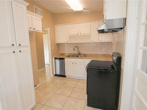 4th image of 718 Irwin Dr