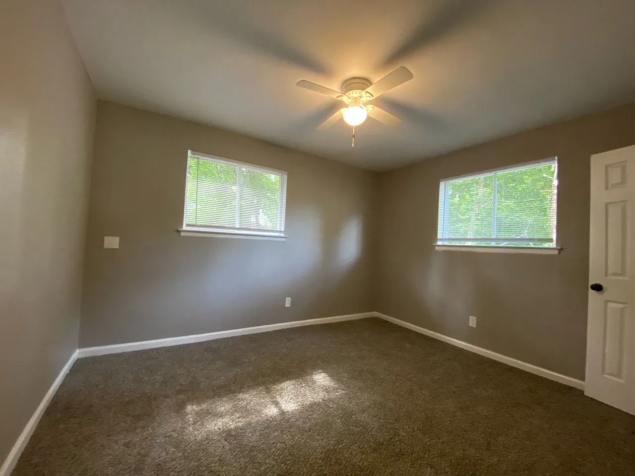 1616 Cameron St — Photo 3