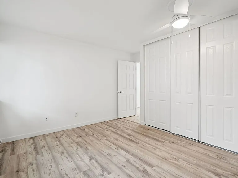 Images Columbia Apartments — Photo 63