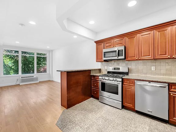 2nd image of 30-94 Crescent St #2B