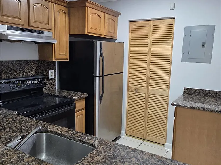 1170 NW 80th Ave #203 — Photo 2