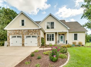 645 Lasalle Dr, Somonauk, IL 60552