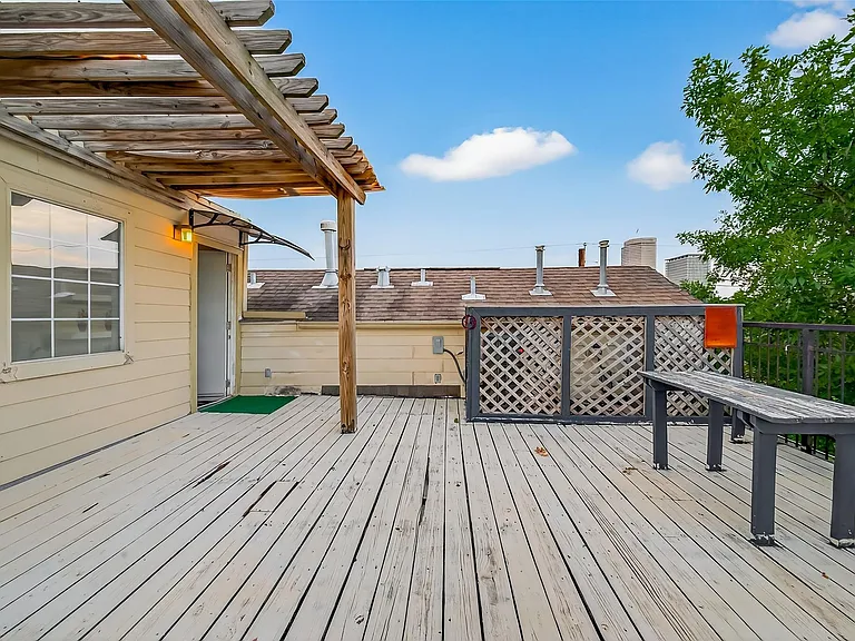 1015 Stanford St — Photo 47