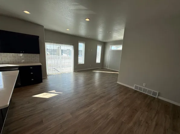 3033 39th Ave S, Moorhead, MN 56560