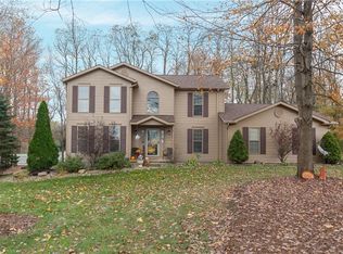 3451 Lovers Ln, Ravenna, OH 44266