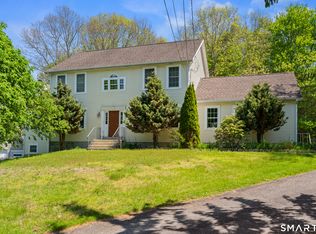 52 Middle Rd, Preston, CT 06365