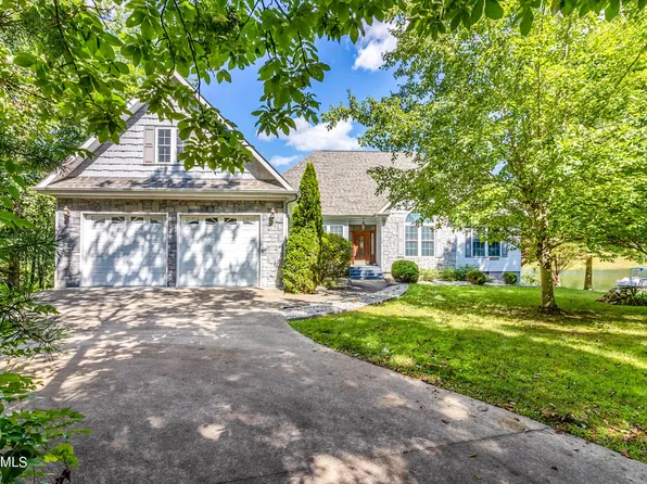 4054 Lone Wolf Cir, Crossville, TN 38572