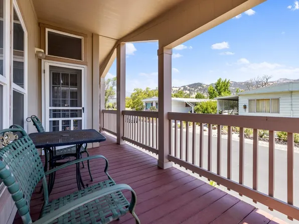 9 Camellia Drive, Calistoga, CA 94515