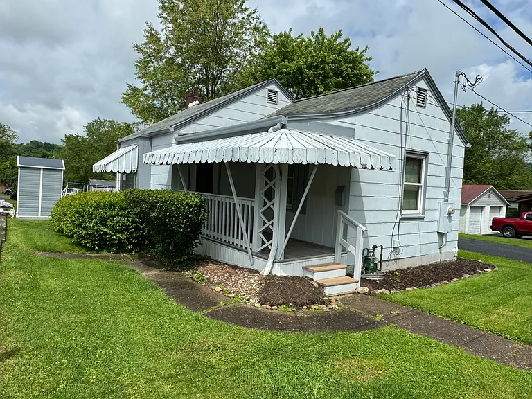 743 1/2 Race St — Photo 9