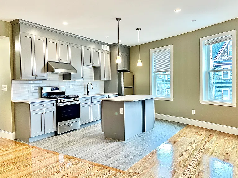 495 Geneva Ave #8 — Photo 3