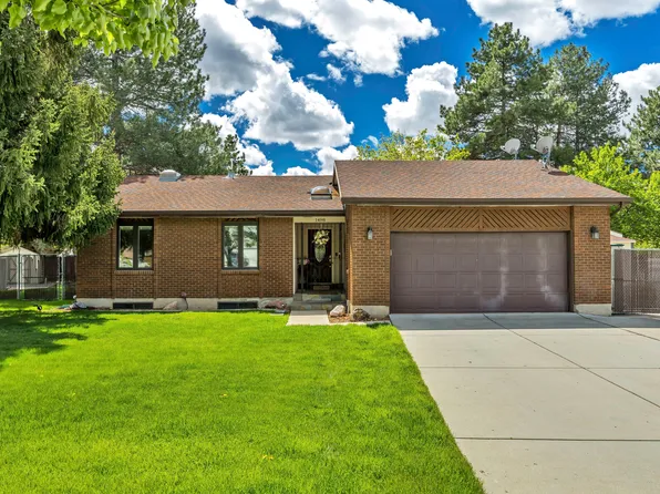1498 E Mount Manor Cir, Cottonwood Heights, UT 84121