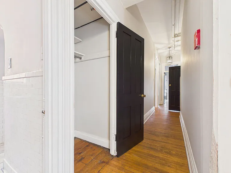 1124 N 3rd Street — Photo 11