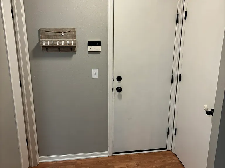 3075 Oxford St — Photo 12