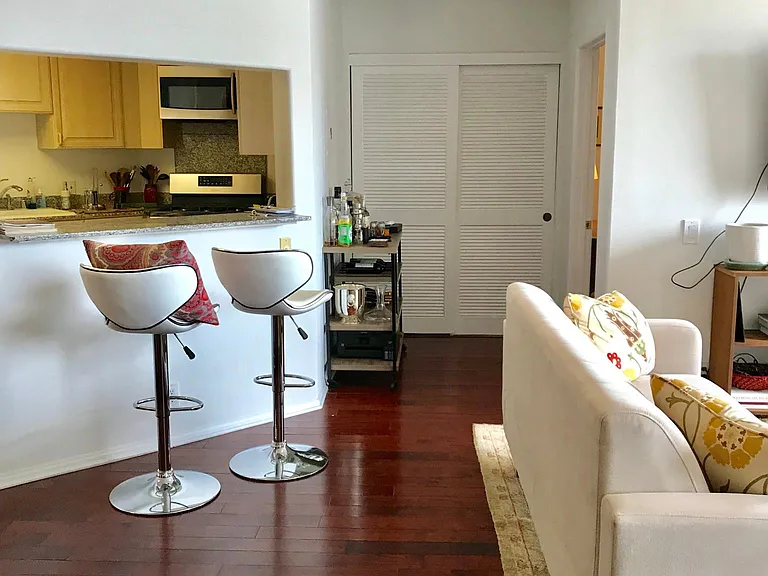 8349 Blackburn Ave #302 — Photo 247