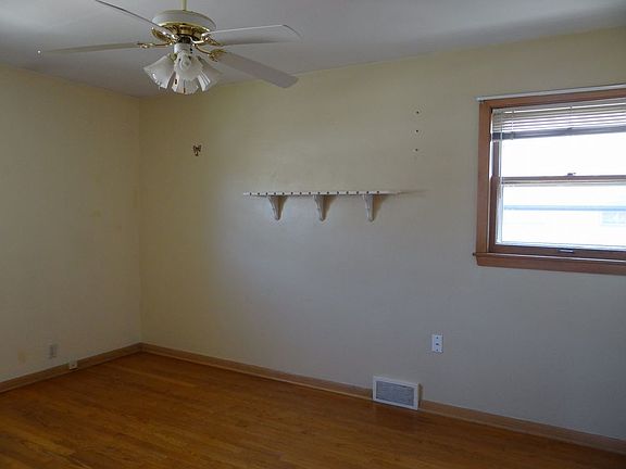 4th image of 2734 N Wauwatosa Ave