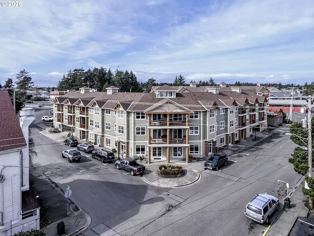 2 bed, 1272 sqft, $2,000 — Photo 1
