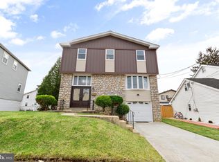 1877 Sanford St, Philadelphia, PA 19116