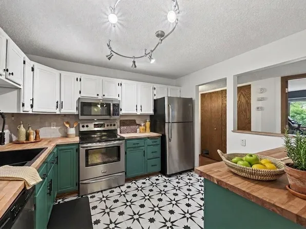 4385 Trenton Ln N APT 102, Plymouth, MN 55442