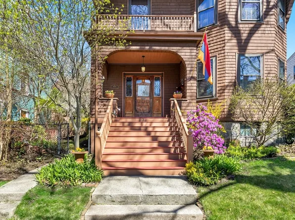 3 Moultrie St, Dorchester, MA 02124