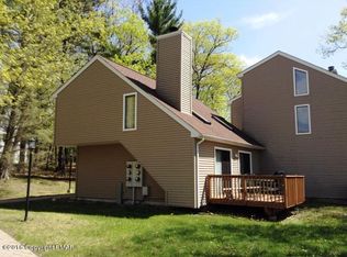 3322 Windermere Dr, Bushkill, PA 18324