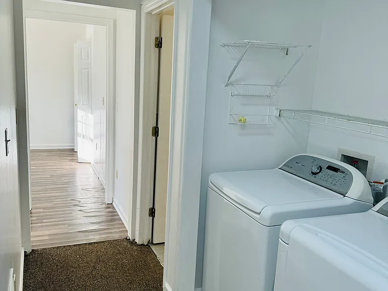 1675 Park Lawn Dr — Photo 5