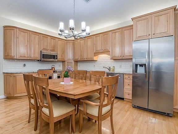 5th image of 785 Washington St APT 306