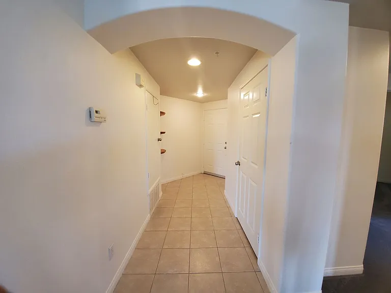 404 N Horne St N #D31 — Photo 5