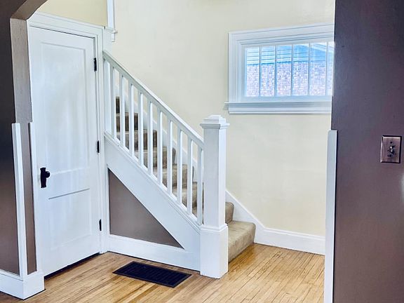 2nd image of 784 N King St
