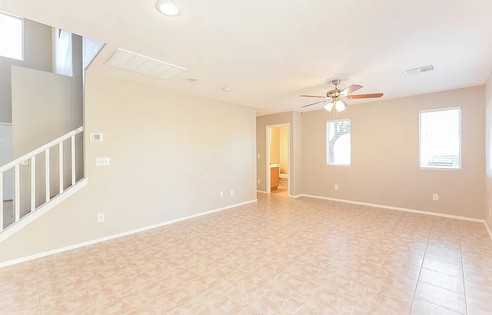 3 bed, 2.5 bath, 1644 sqft, $3,040 — Photo 4