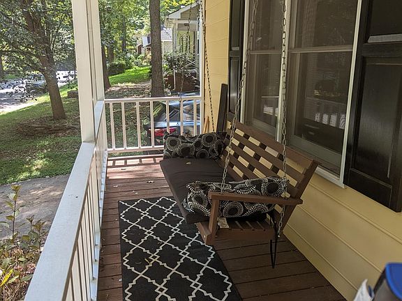 3rd image of 4211 Queen Victoria Pl