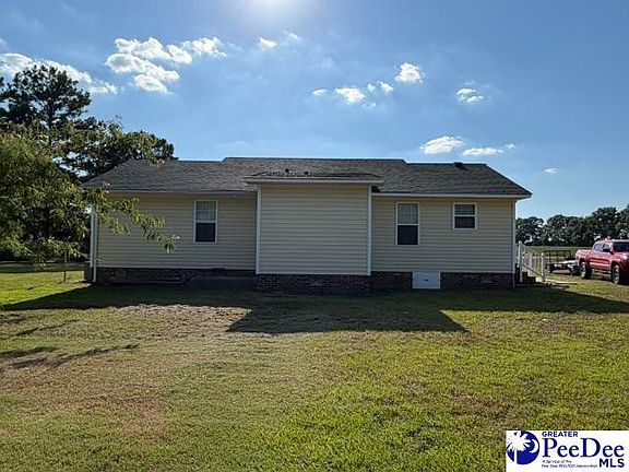4th image of 412 Country Club Rd