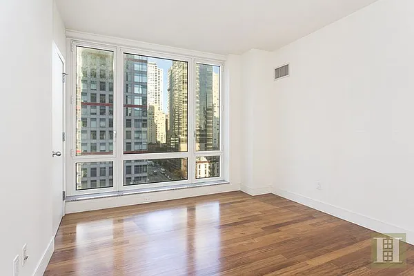 Rented by Halstead Real Estate | media 27