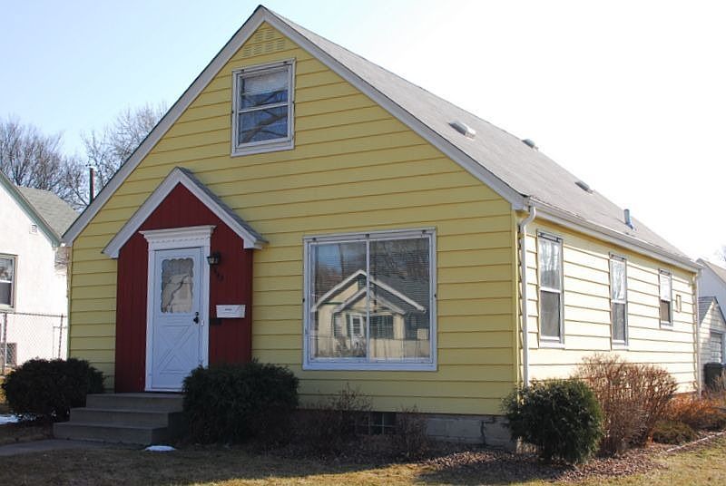 Well-kept 50's bungalow on 60' corner lot!