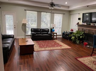 9432 Lake Ct, Irving, TX 75063