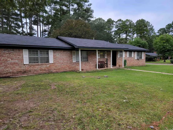 1402 S Fulton St, Hope, AR 71801