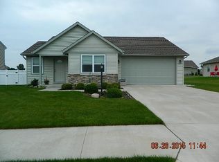 2568 Pine Cone Ln, Warsaw, IN 46582