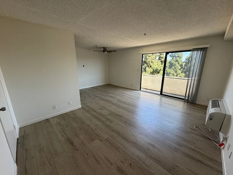 10323 Woodbine — Photo 33